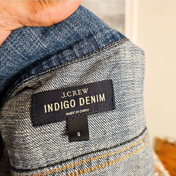 J. Crew Indigo Denim Trucker Style Jeans Jacket. - Picture 3 of 11